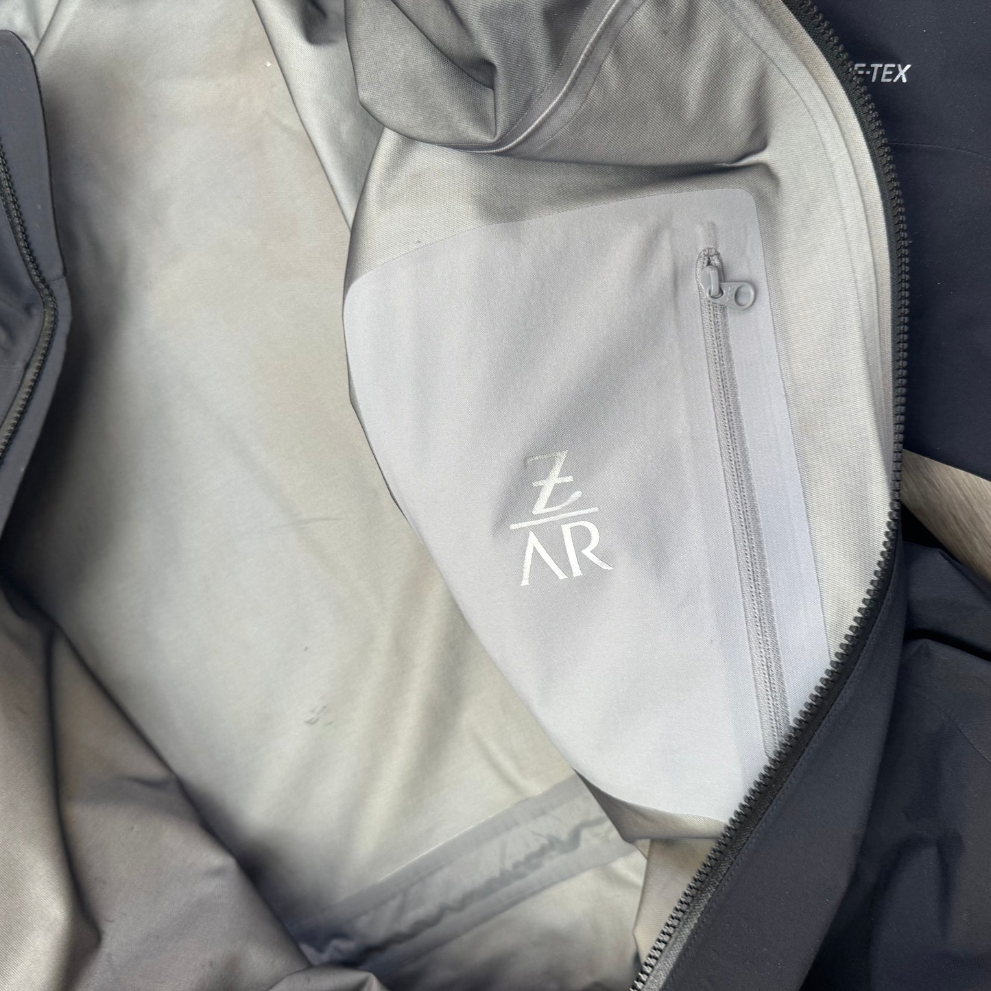 Arc’teryx Zeta AR Jacket Black Size Medium RRP £500+