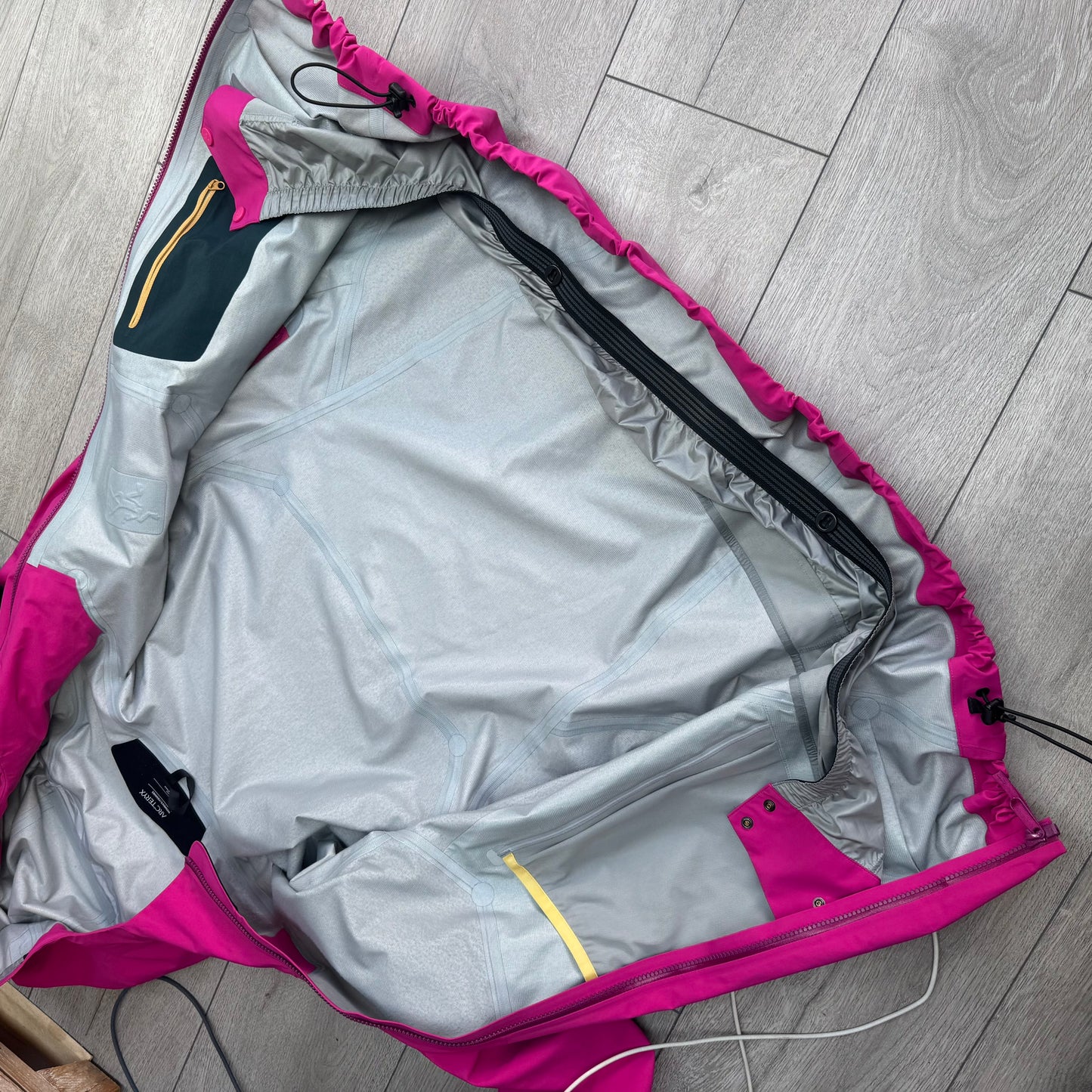 Arc’teryx Sentinal Goretex Ski Jacket Hot Pink Women’s Size Large RRP £600+