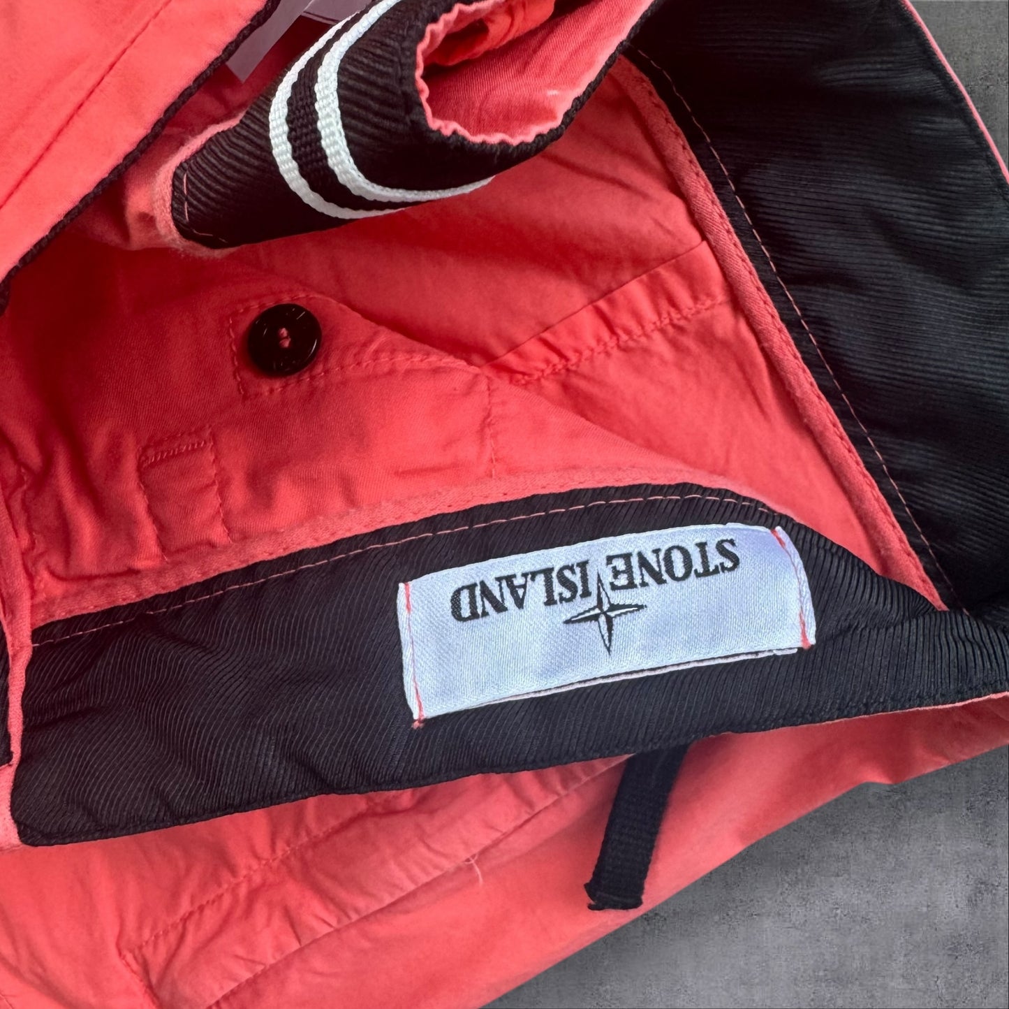 Stone Island Cargo Shorts Coral Orange Newer Season Size 34W RRP £325