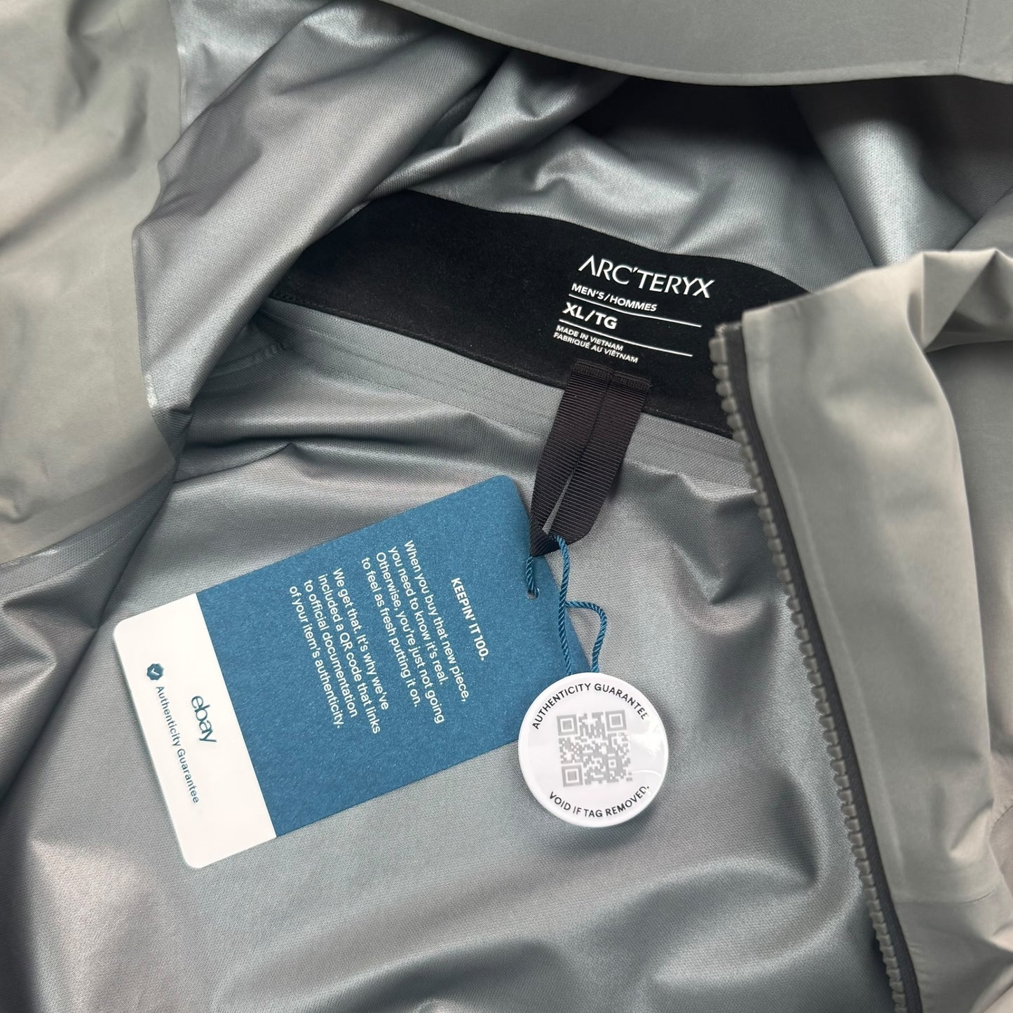 Arc’teryx Beta SL Goretex Jacket Void Colourway XL RRP £450+ BNWT