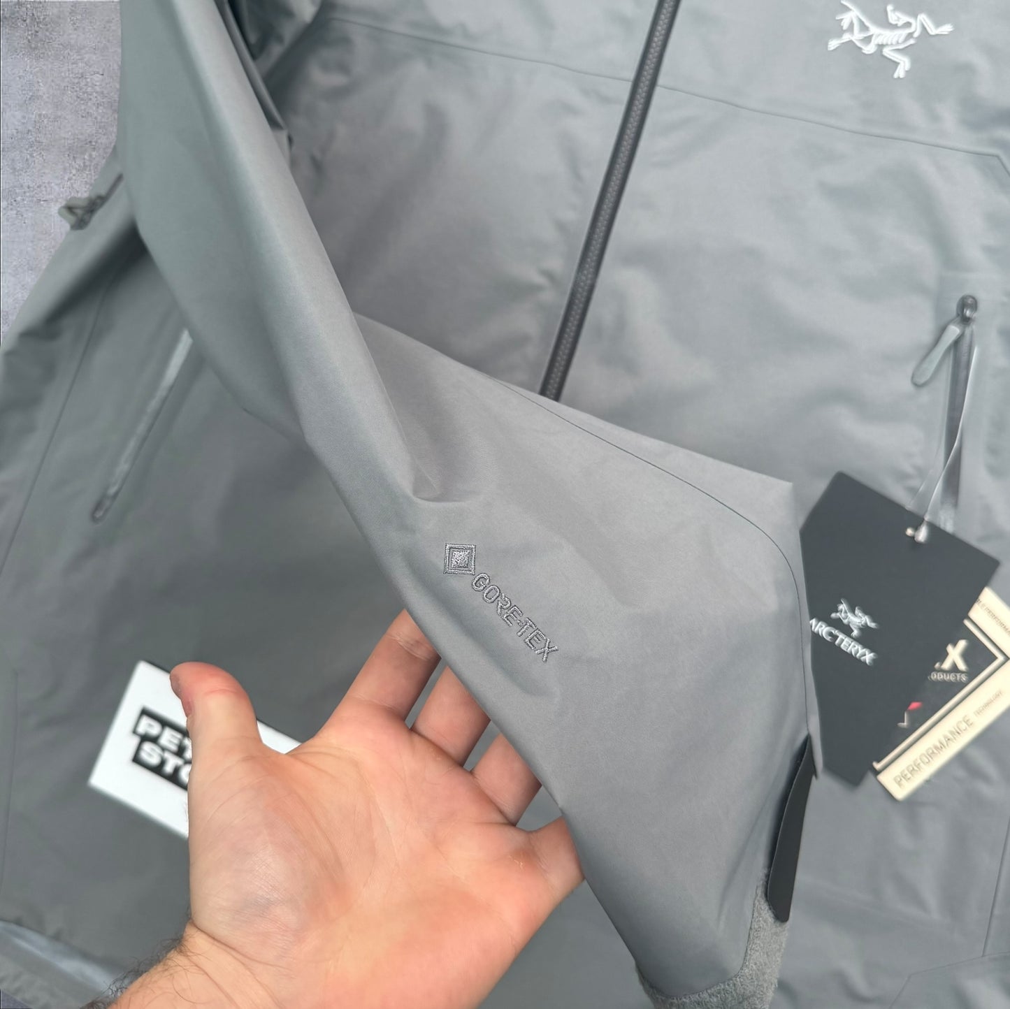 Arc’teryx Beta SL Goretex Jacket Void Colourway XL RRP £450+ BNWT