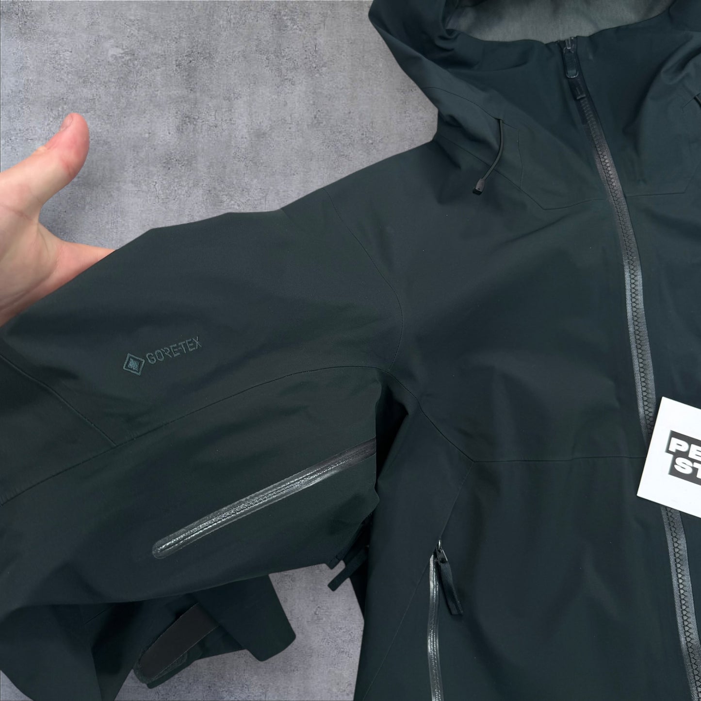Arc’teryx Sentinel Jacket Women’s Large Black RRP £600+