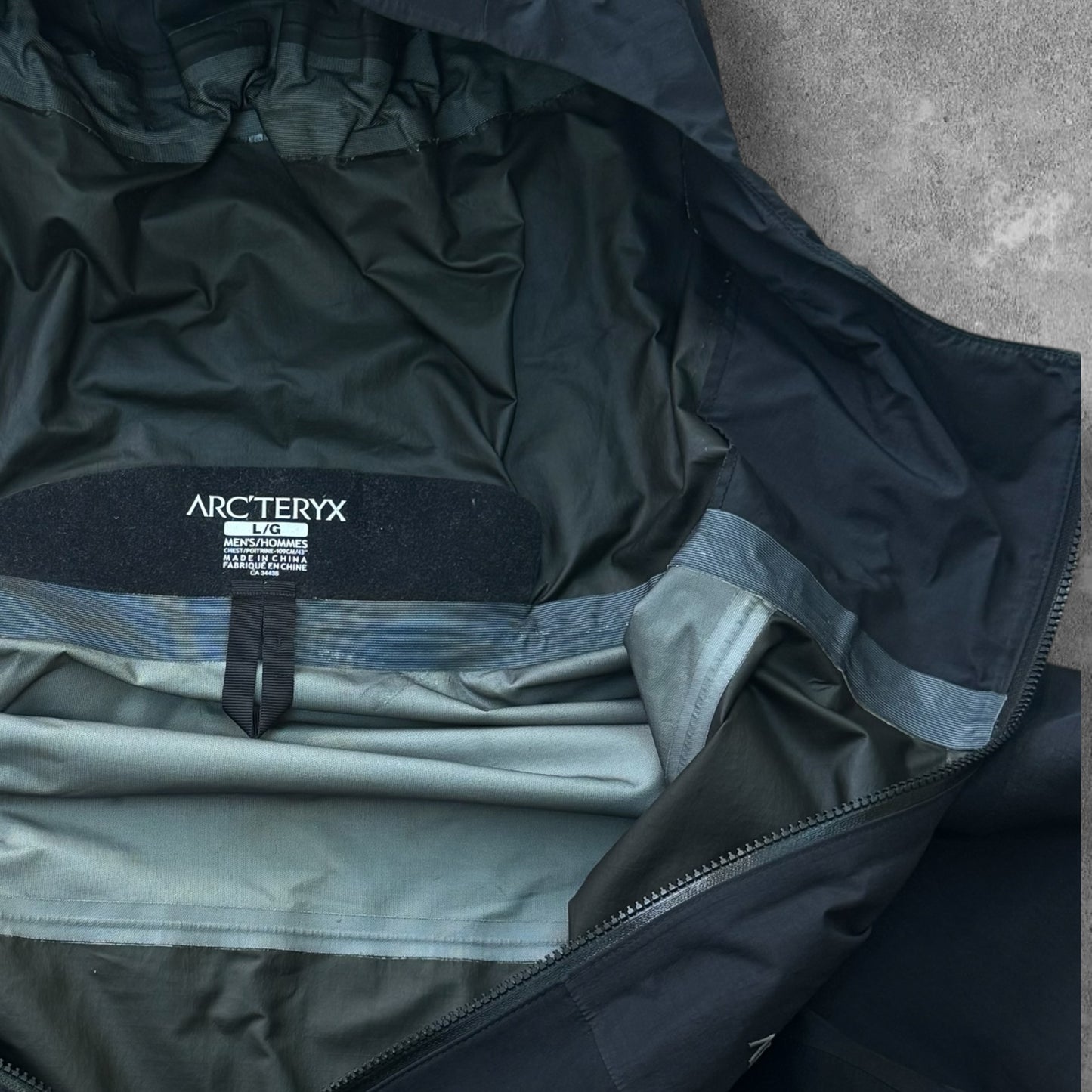 Arc'teryx Beta SL Hybrid Men's Large Black Gore-Tex RRP £450