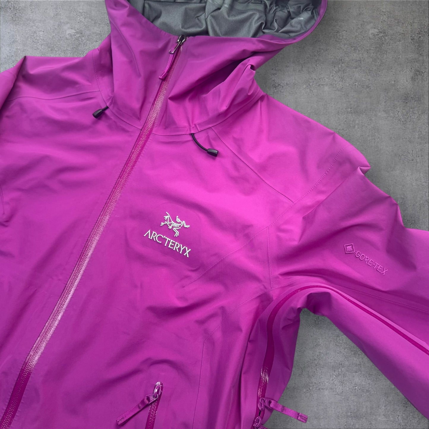 Arc’teryx Beta LT Goretex Jacket Magenta Pink Size Large RRP £425+