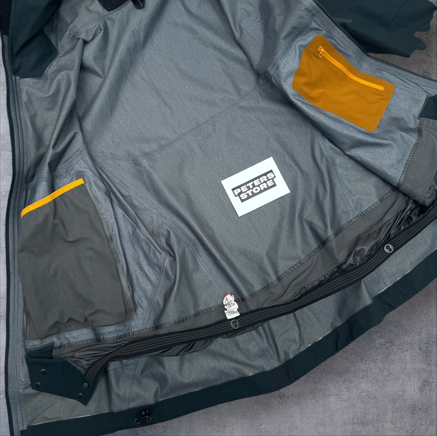 Arc’teryx Sentinel Jacket Women’s Large Black RRP £600+