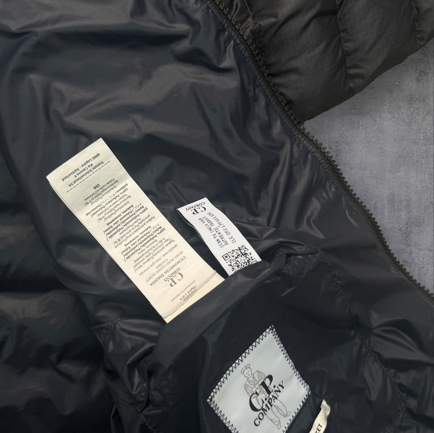 C.P. Company DD Down Goggle Hood Puffer Jacket Size Large RRP £750+