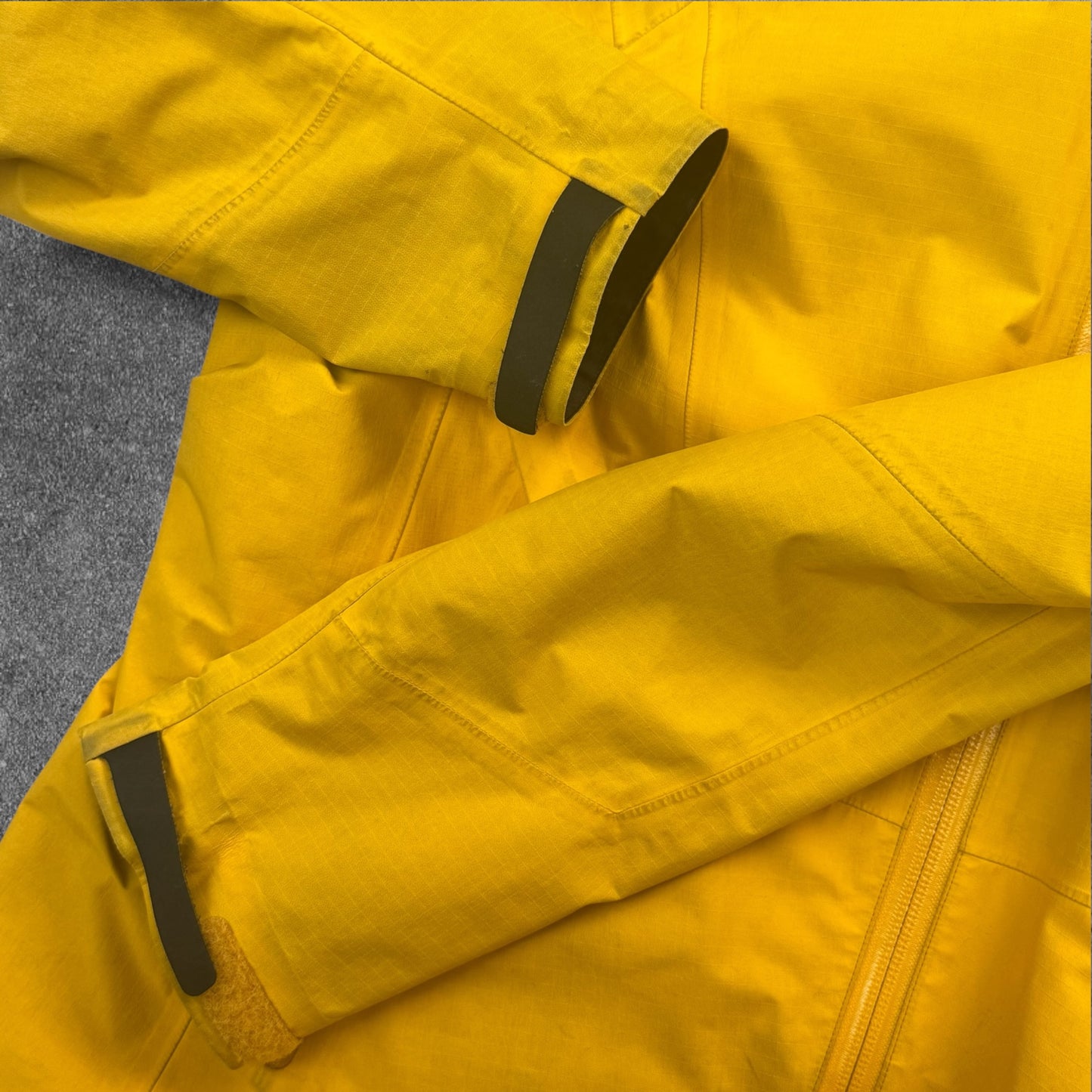 Arc'teryx Beta Gore-Tex Jacket Women's Medium RRP £550