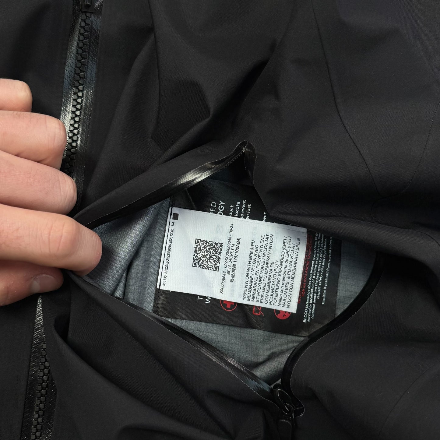 Arc'teryx Beta Gore-Tex Jacket Men's Medium 2024 RRP £550