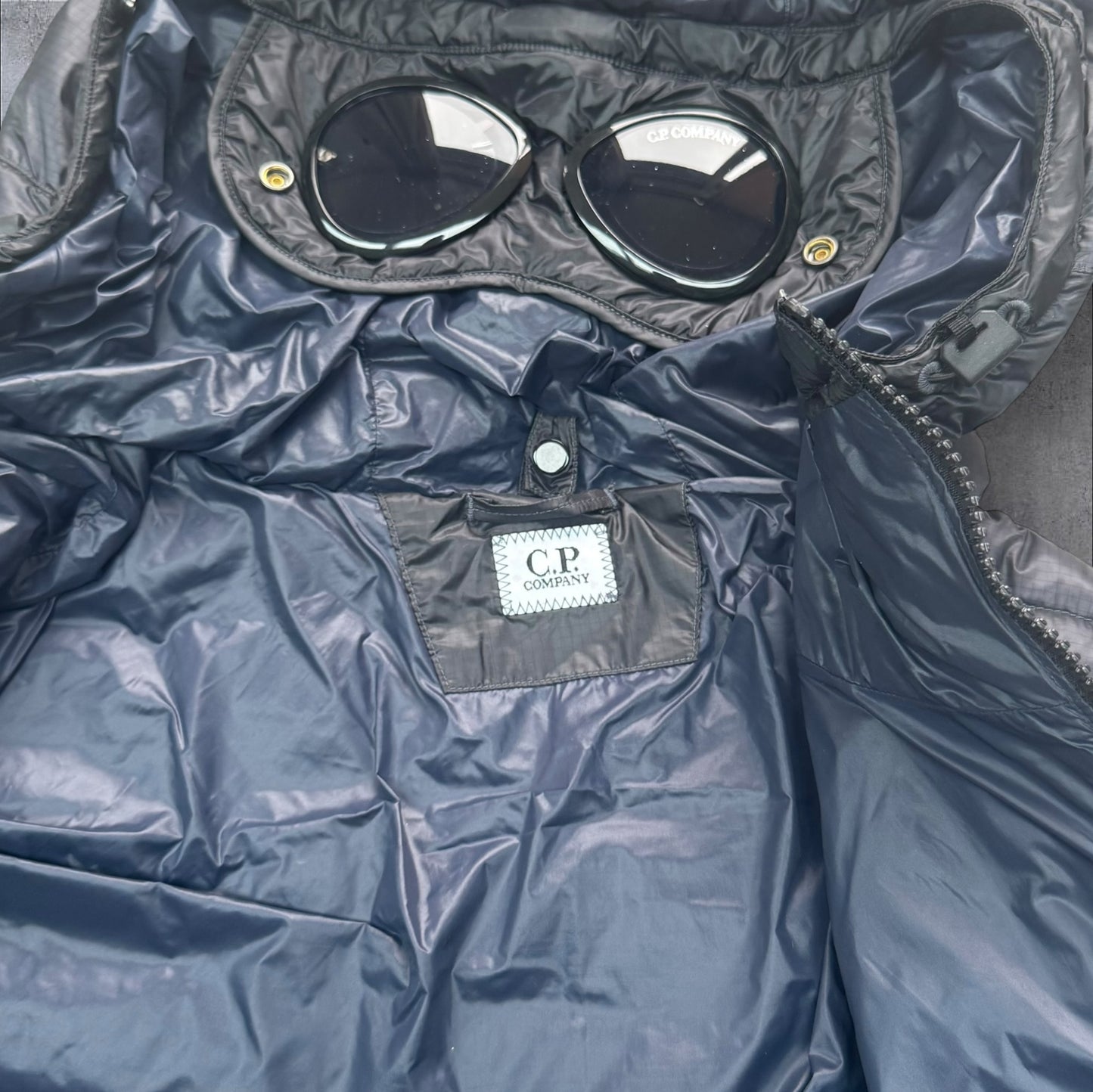 C.P. Company DD Down Goggle Hood Puffer Jacket Size Large RRP £750+