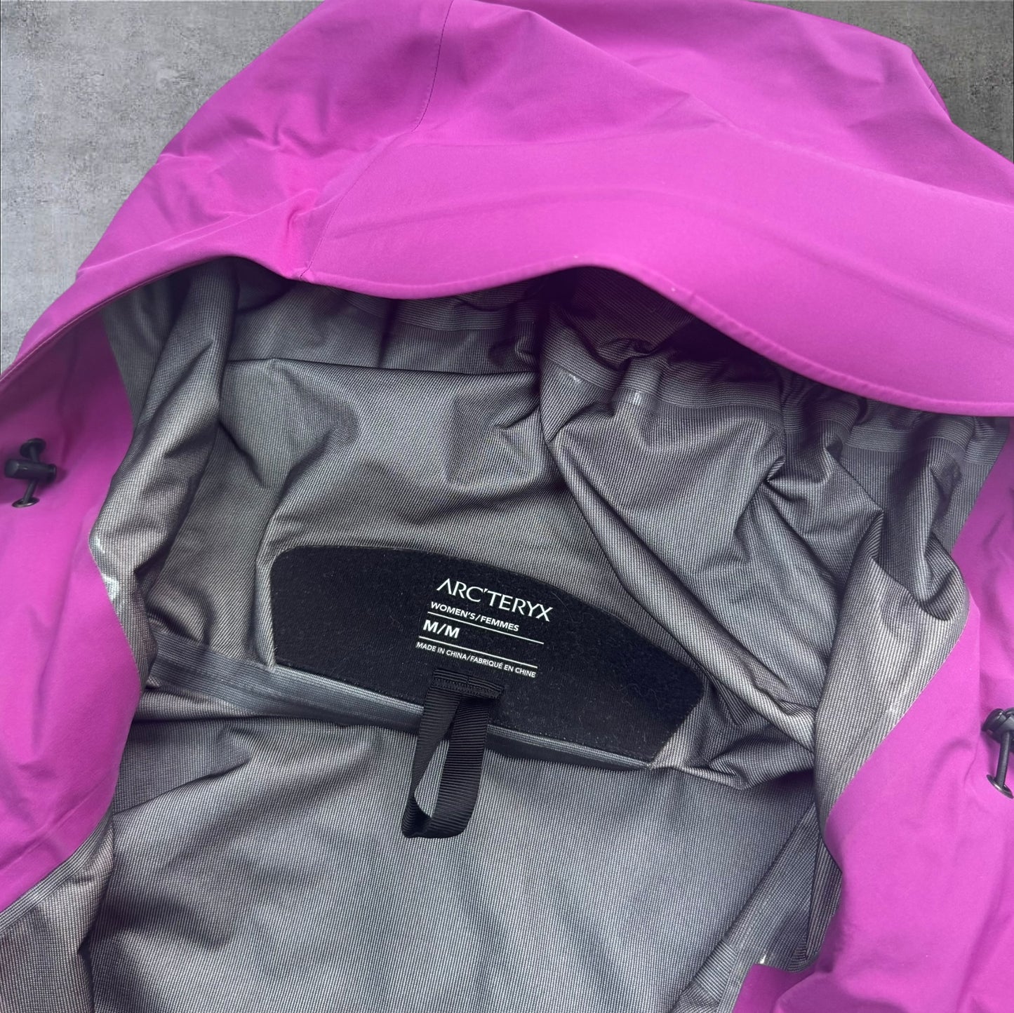 Arc’teryx Beta LT Goretex Jacket Magenta Pink Size Large RRP £425+