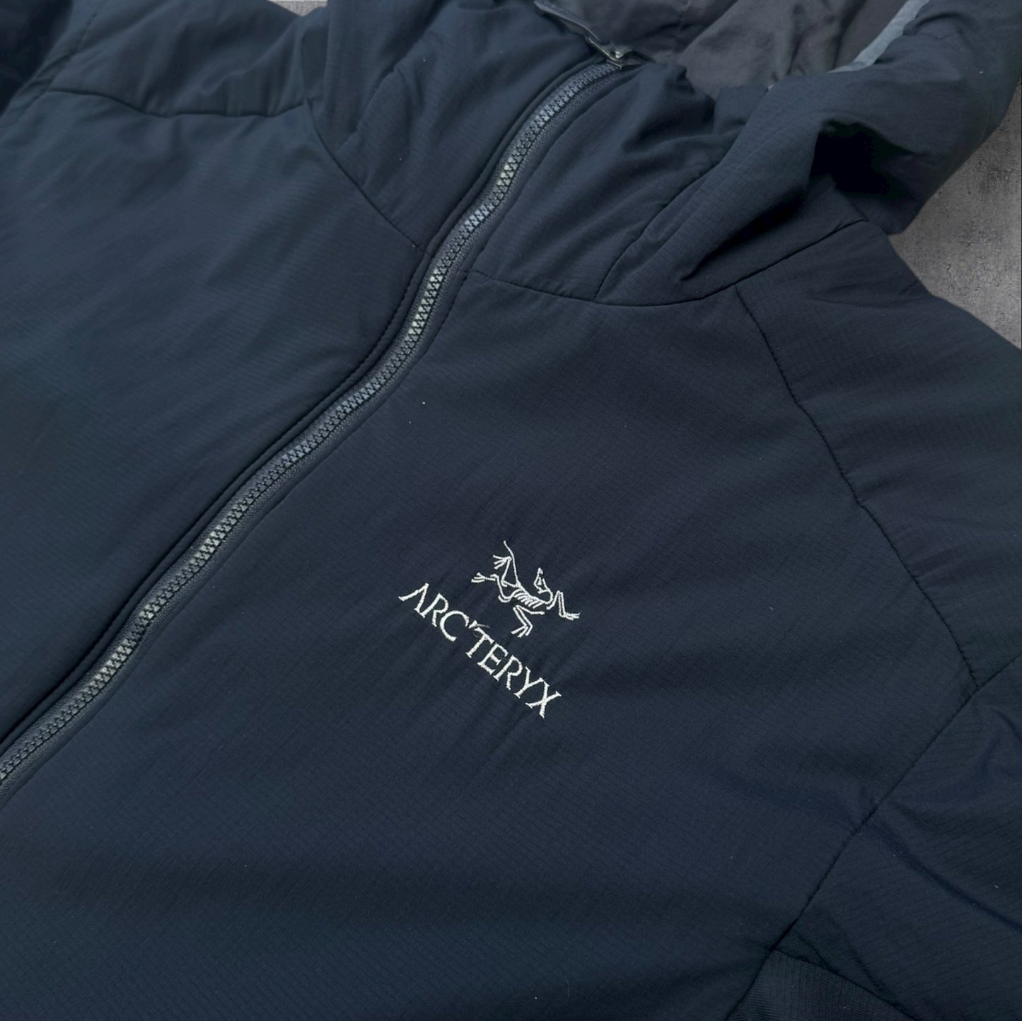 Arc’teryx Atom LT Hoody Navy Women’s Size Large RRP £260+