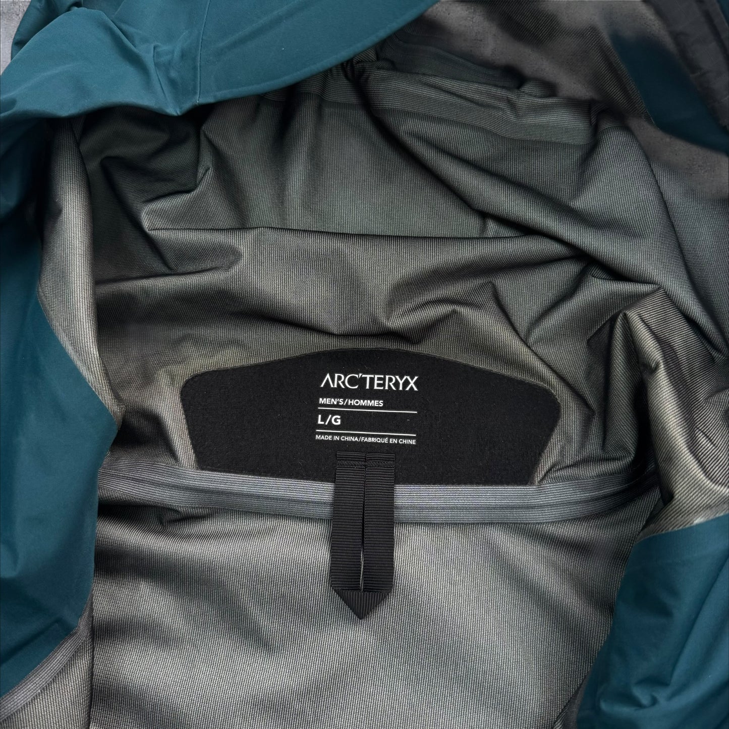 Arcteryx Beta LT Large Blue Goretex Jacket RRP £500