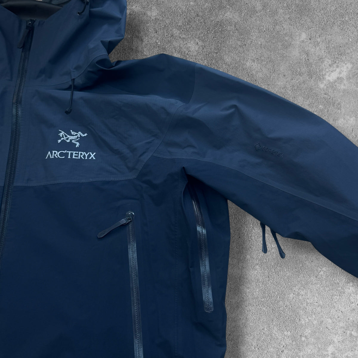Arc'teryx Beta SL Gore-Tex Large Navy Two Tone RRP £400