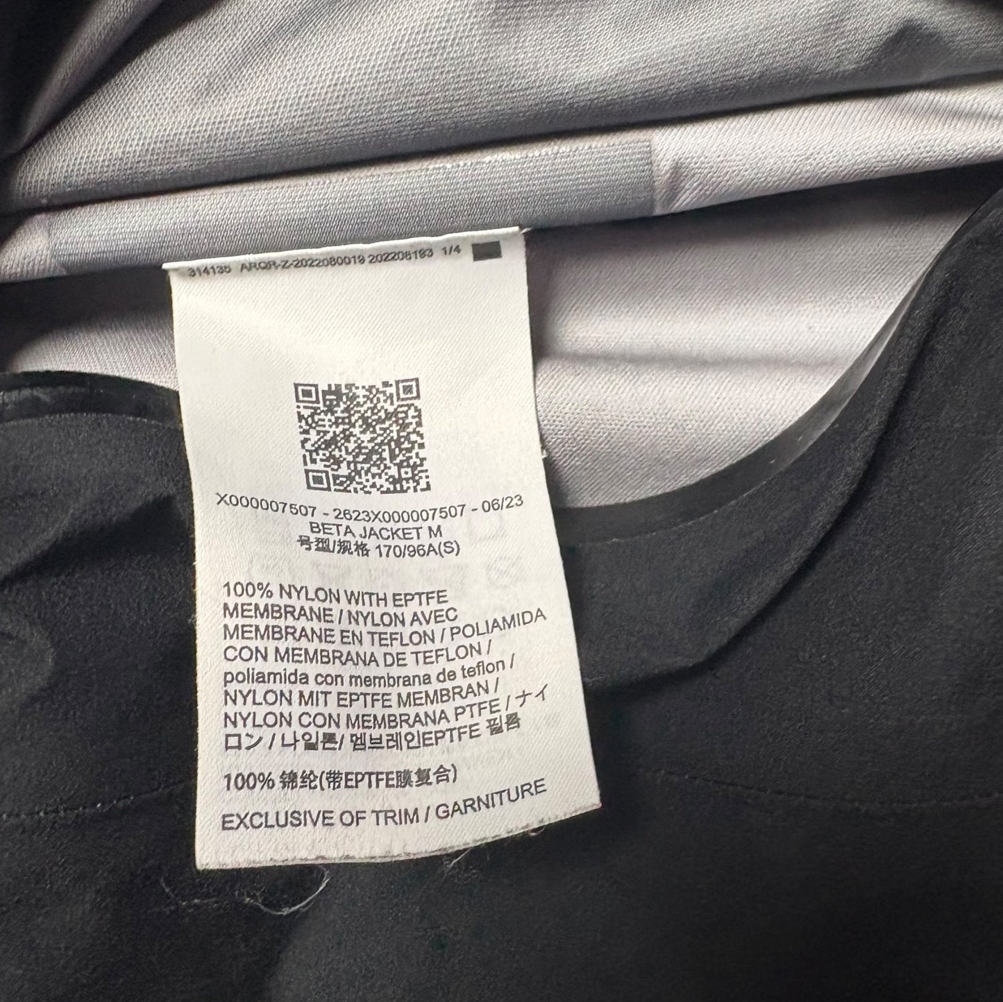 Arcteryx Beta Goretex Jacket Black Size Small 2023 RRP £400