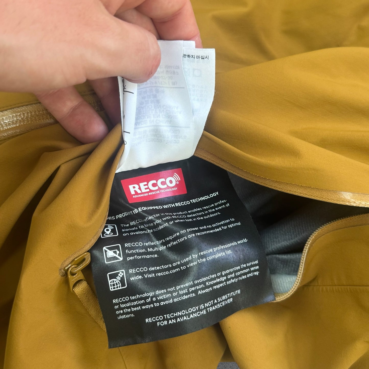 Arc'teryx Cassiar Gore-Tex Jacket Men's XL Mustard RRP £600