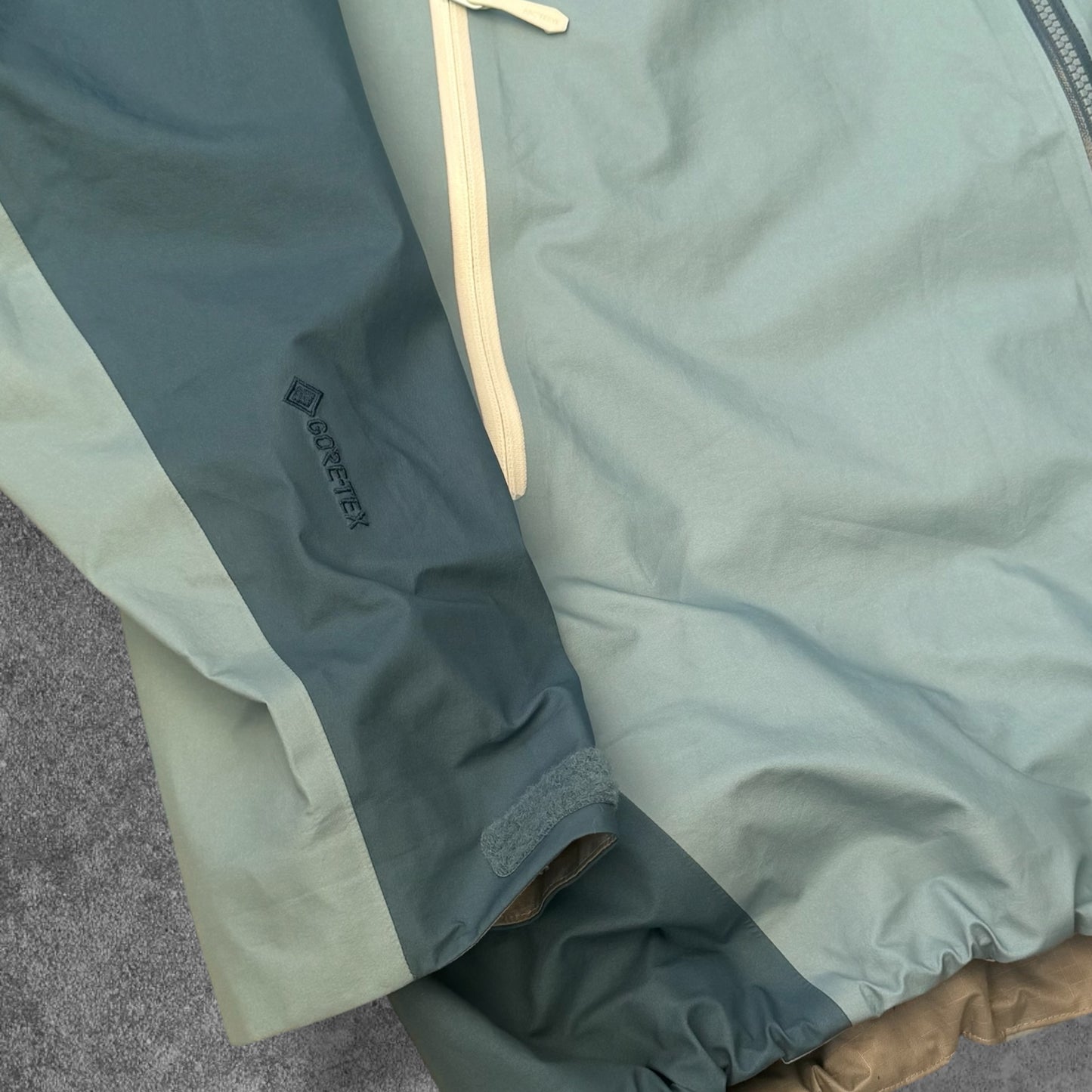 Arc'teryx Beta Gore-Tex Jacket Women's XL Serene Solace Colourway 2023 RRP £350