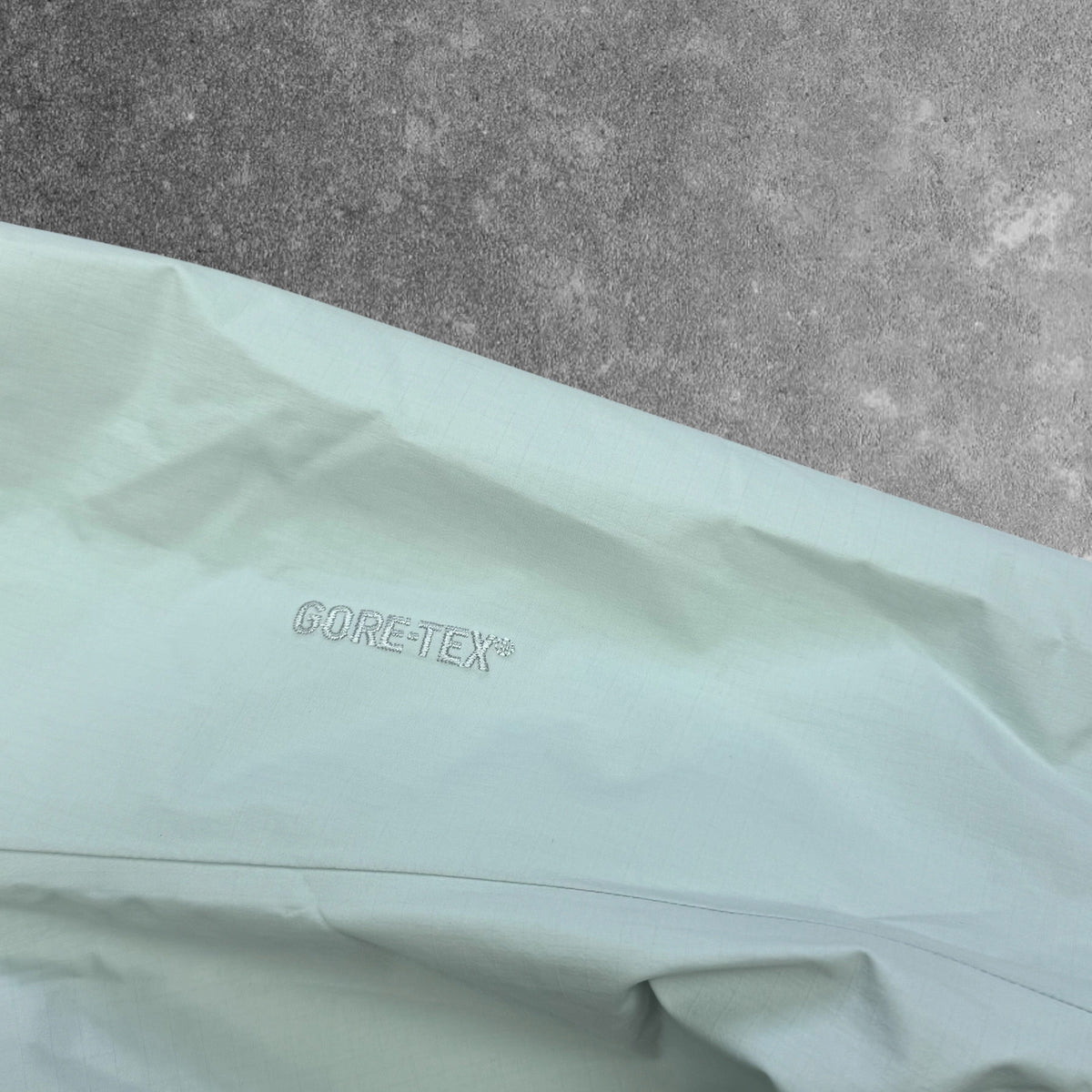 Arc'teryx Beta Gore-Tex Jacket Women's Medium White RRP £400