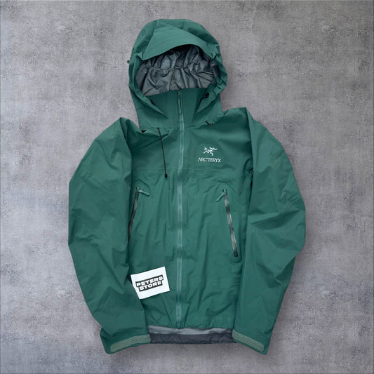 Arc’teryx Beta AR Jacket Mens Small 2023 Dark Emerald RRP £550