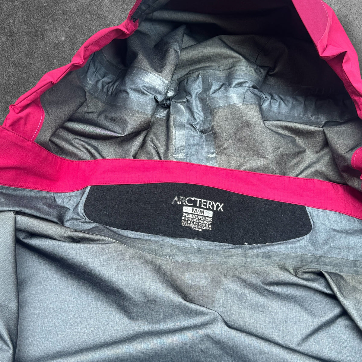 Vintage Arc'teryx Beta AR Women's Medium Pink RRP £650