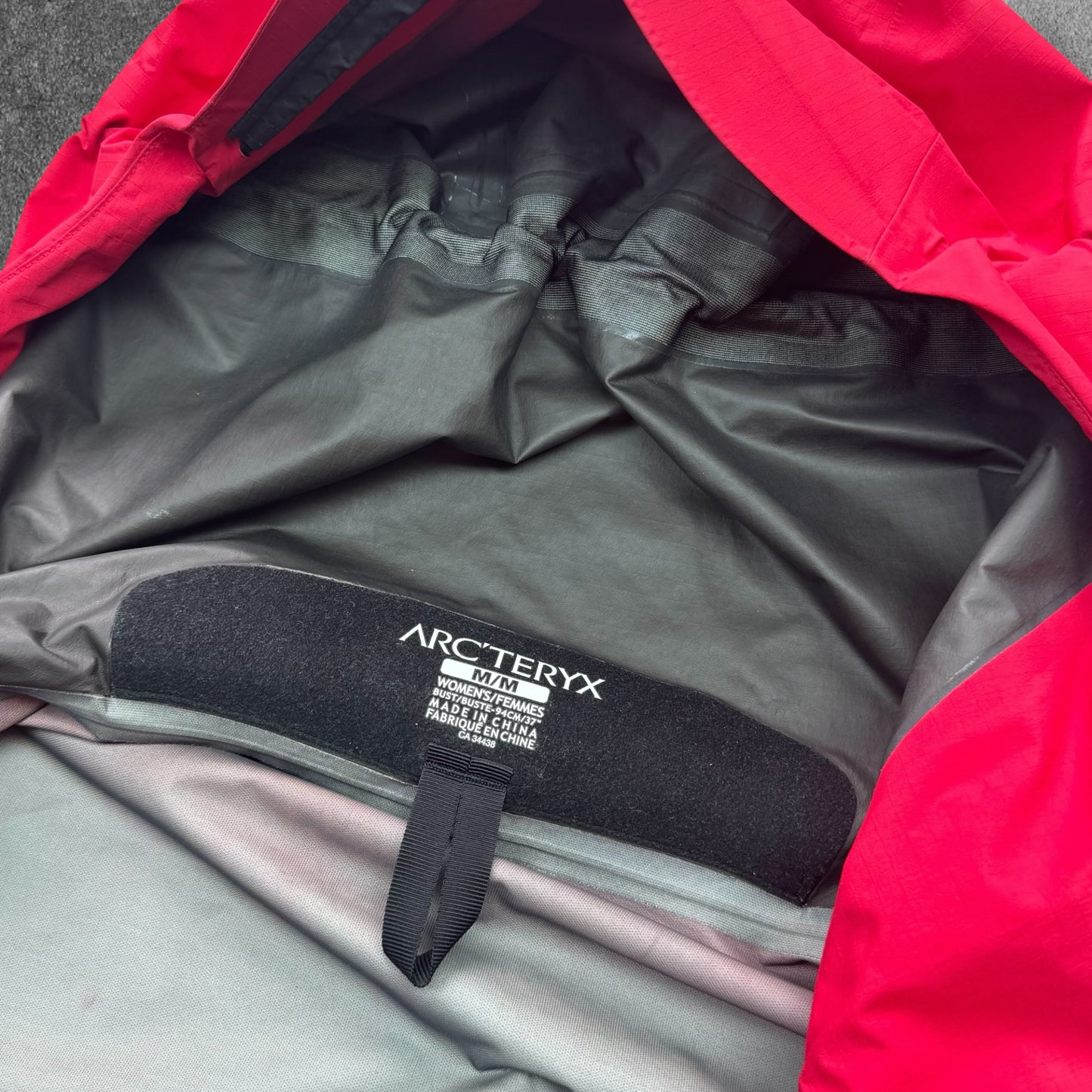 Arc'teryx Beta Gore-Tex Jacket Women's Medium RRP £400