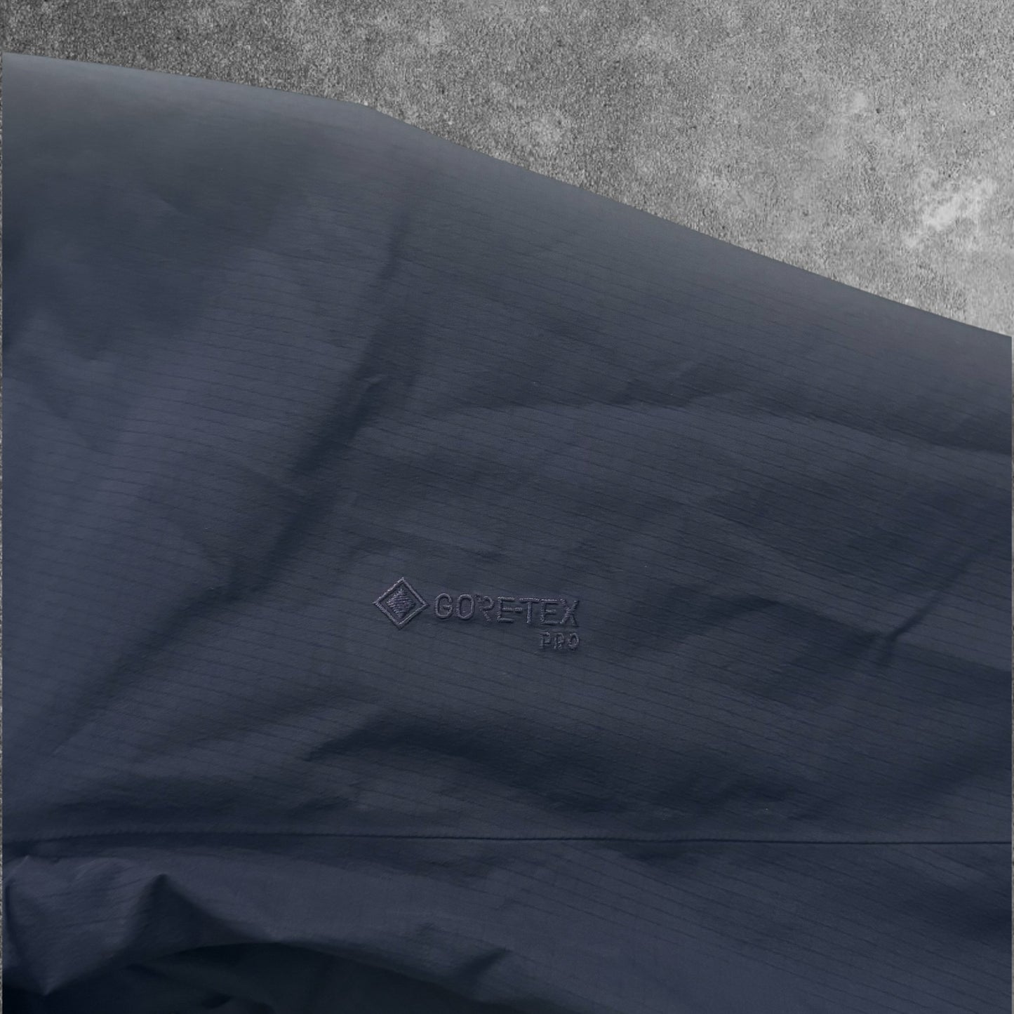 Arc'teryx Beta AR Gore-Tex Pro Jacket Men's XL Navy RRP £650