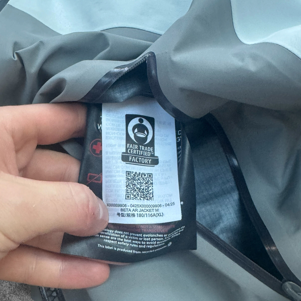 Arc'teryx Beta AR Gore-Tex Pro XL Void 2025 RRP £650