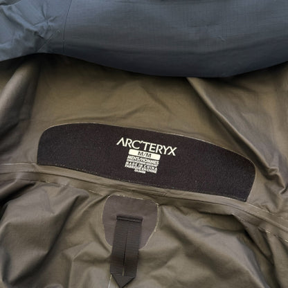 Arc'teryx Beta SL Gore-Tex Navy Jacket Size Medium RRP £550