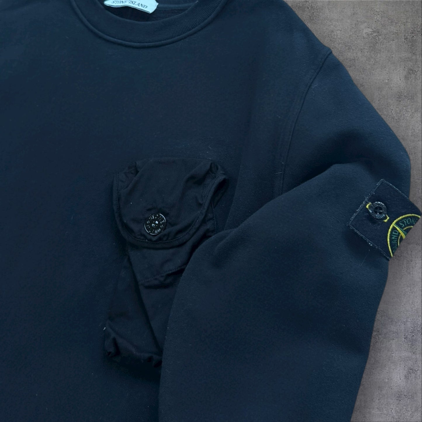 Stone Island Black Sweater with Front Pocket – Large RRP £325+