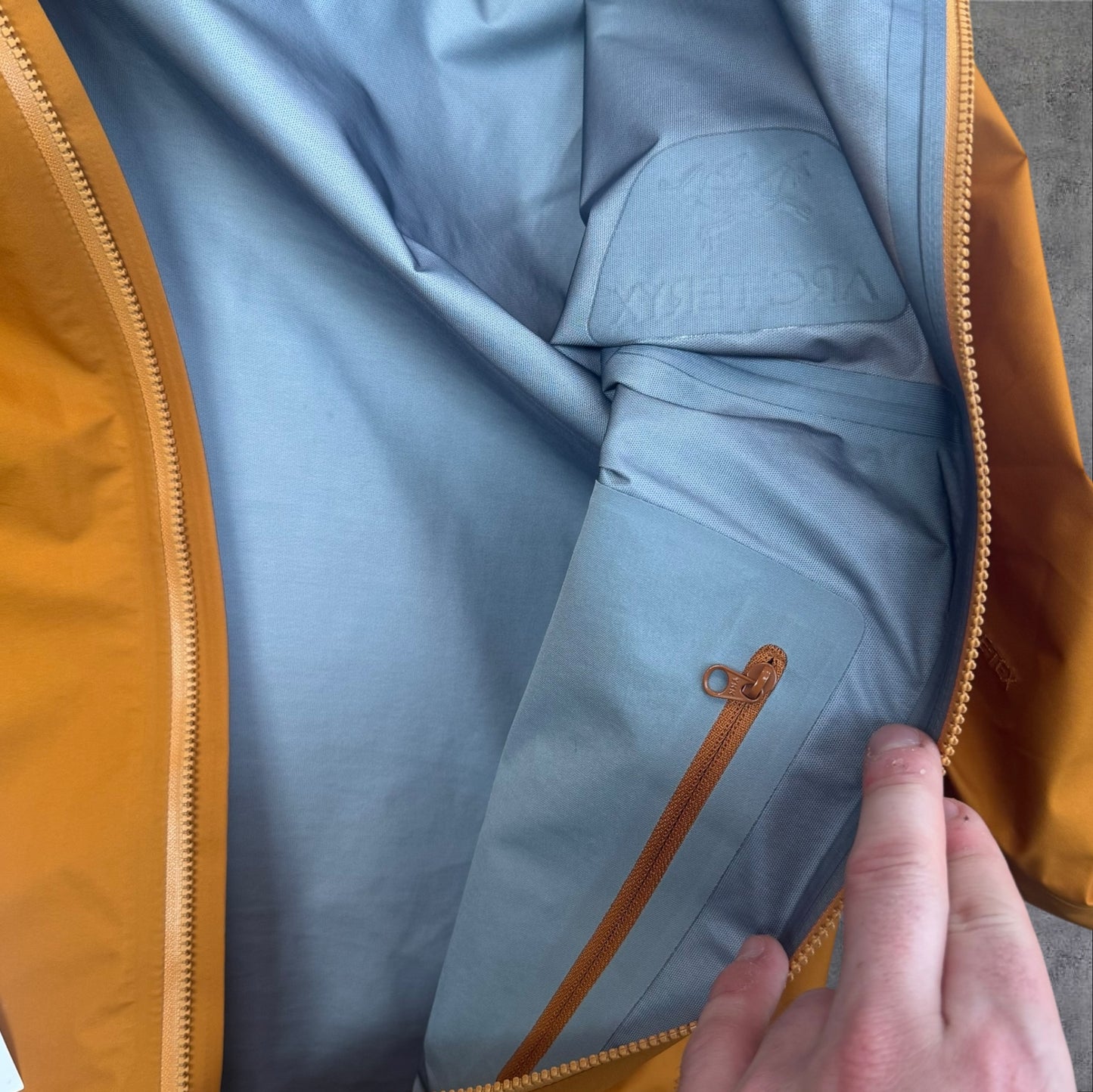 Arc’teryx Beta Jacket Gold Size Small RRP £400+