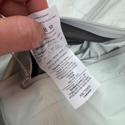 Arcteryx Women’s Large Beta SL White Goretex Jacket RRP £400