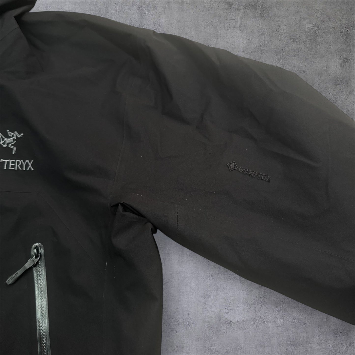 Arc black beta 2023 Goretex jacket men’s medium - sold