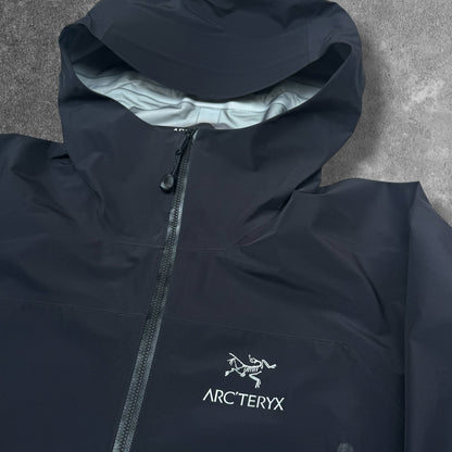 Arc'teryx Zeta LT Gore-Tex Large Dark Charcoal Grey RRP £400
