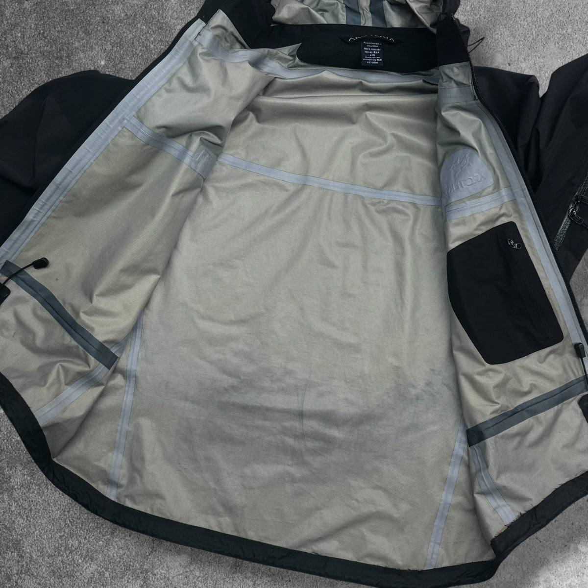Vintage Arc'teryx Beta AR XCR Men's Large Black RRP £650