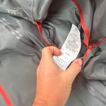 Arc’teryx Beta LT Jacket Men’s MEDIUM Grey GoreTex Pro RRP £500+
