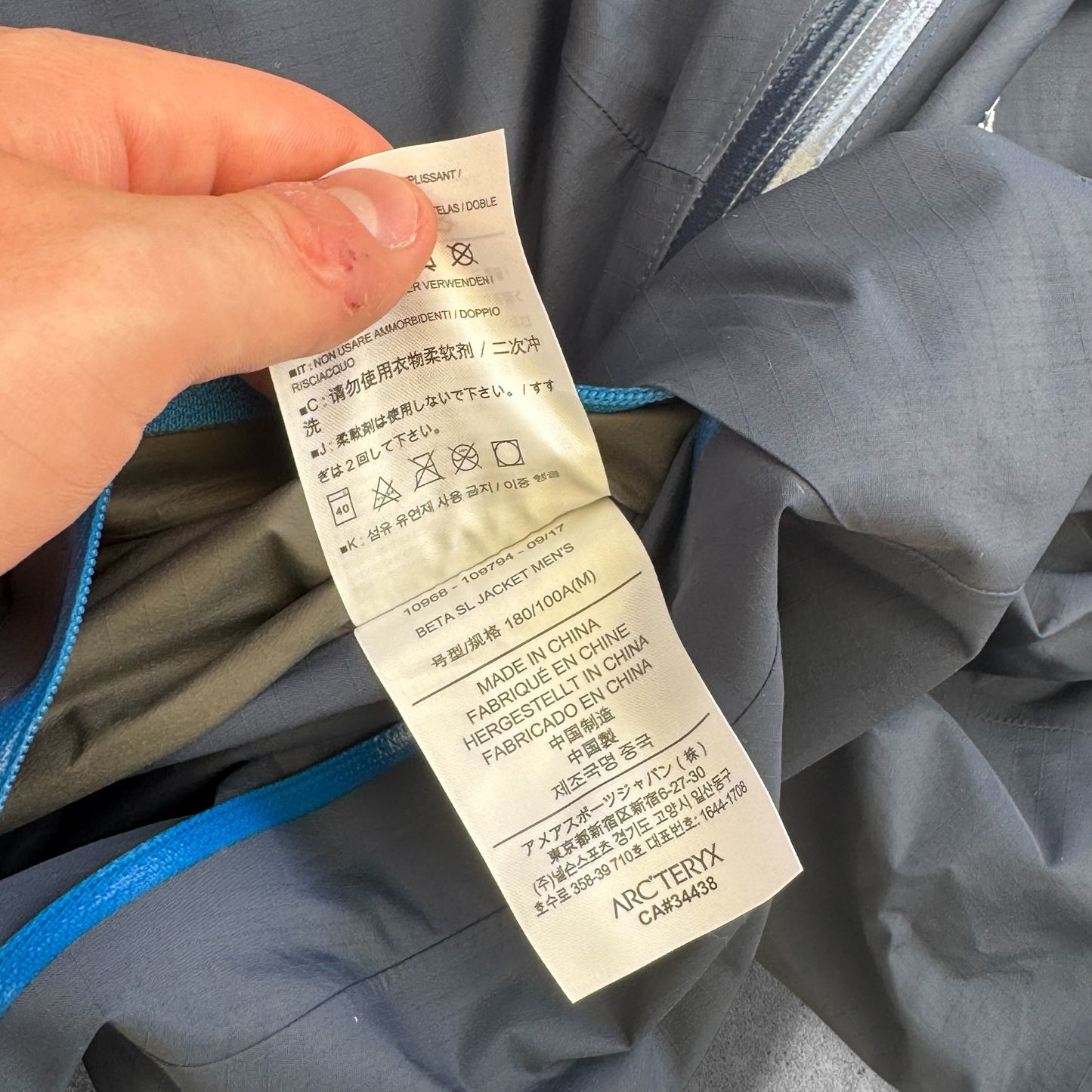 Arc'teryx Beta SL Gore-Tex Navy Jacket Size Medium RRP £550