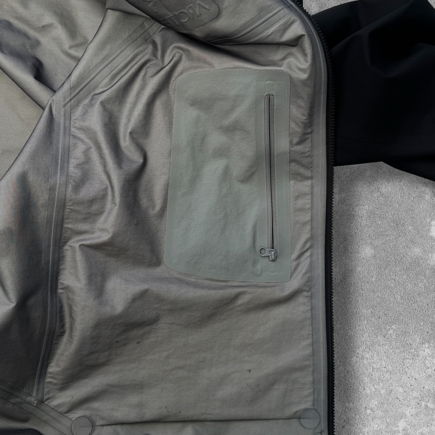 Arc'teryx Beta Gore-Tex Jacket Men's XL Black RRP £350