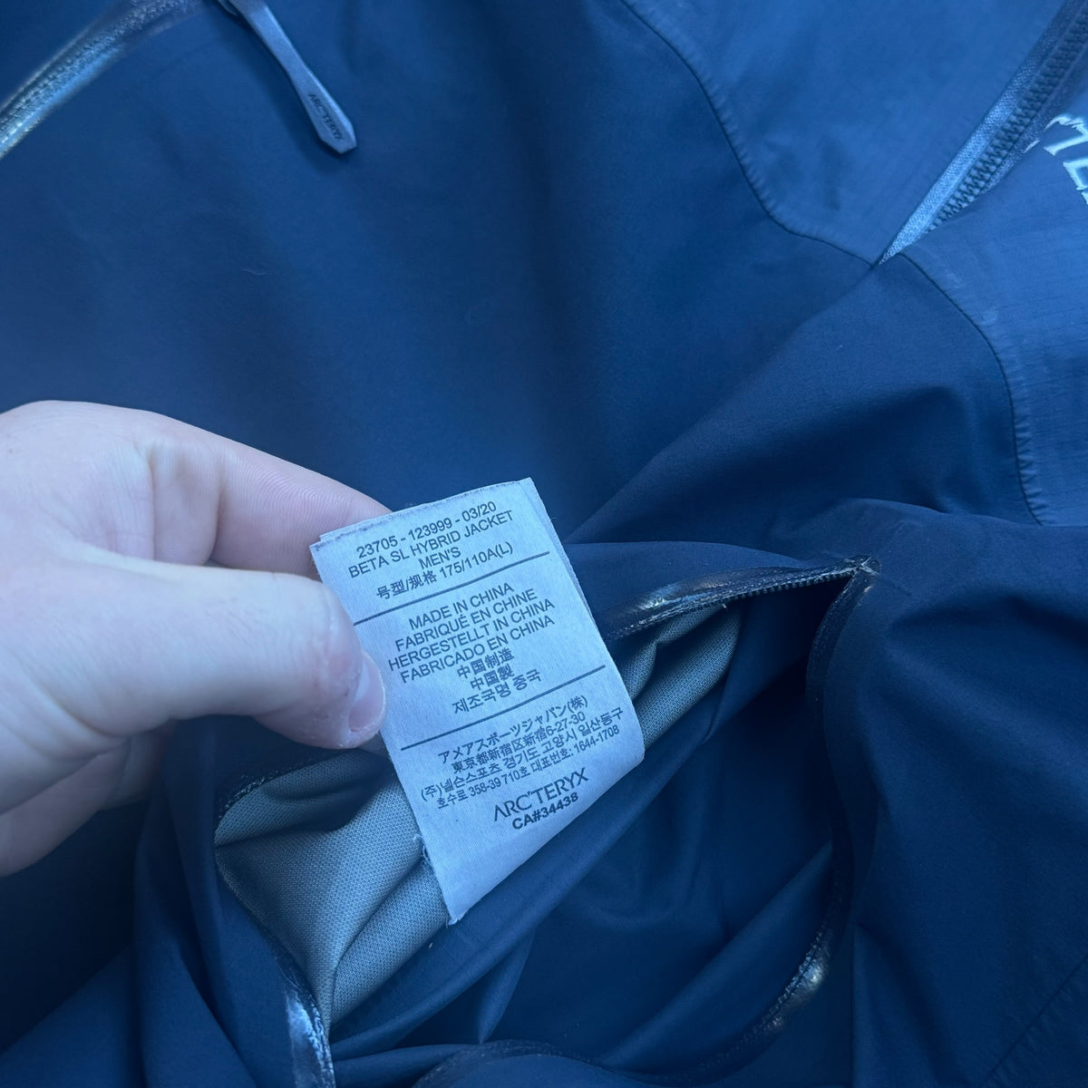 Arc'teryx Beta SL Gore-Tex Large Navy Two Tone RRP £400