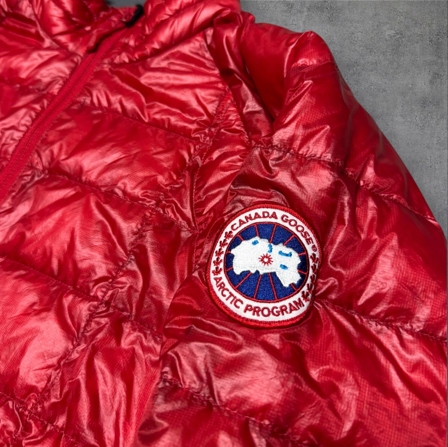 Canada Goose Hybridge Lite Puffer Jacket Red Size XL RRP £595