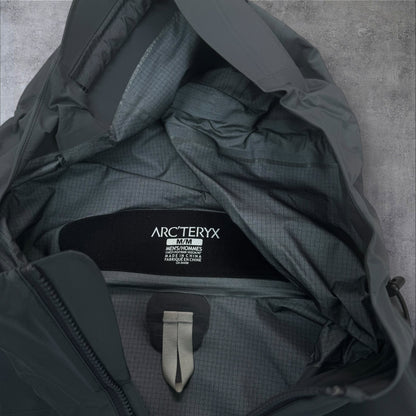 Arc’teryx Beta LT Jacket Men’s MEDIUM Grey GoreTex Pro RRP £500+
