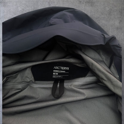 Arcteryx Beta LT Women’s Medium Goretex 2023 Jacket RRP £450