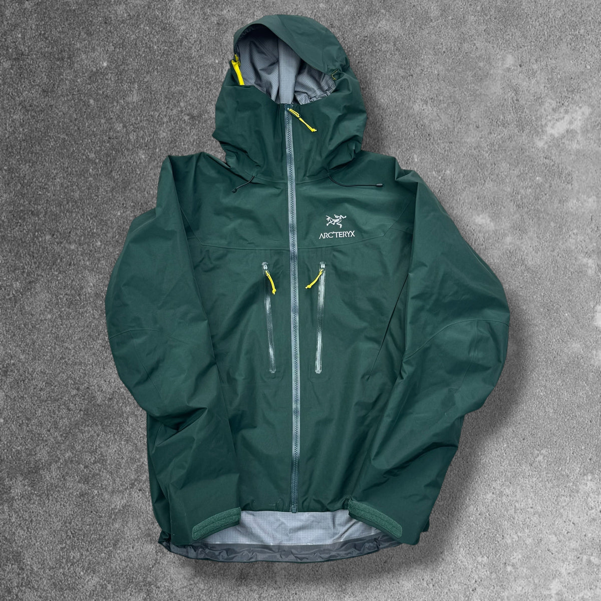 Arc'teryx Alpha SV Gore-Tex Pro Jacket Medium Green RRP £800