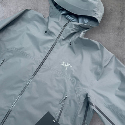 Arc’teryx Beta SL Goretex Jacket Void Colourway XL RRP £450+ BNWT