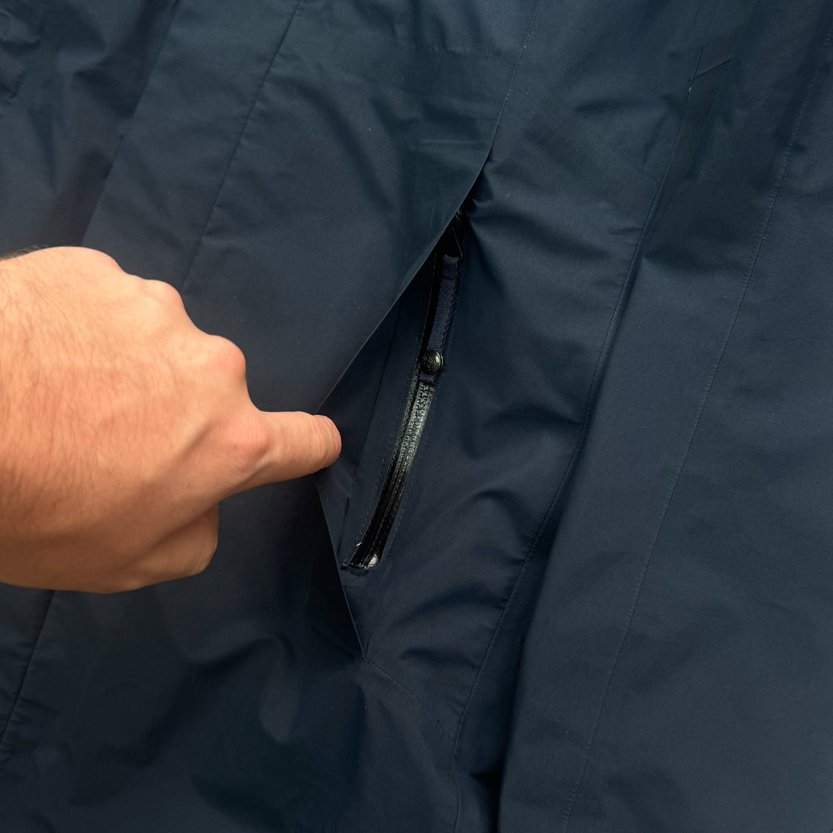 Arc'teryx Codetta Gore-Tex Jacket Women's XS Navy RRP £550