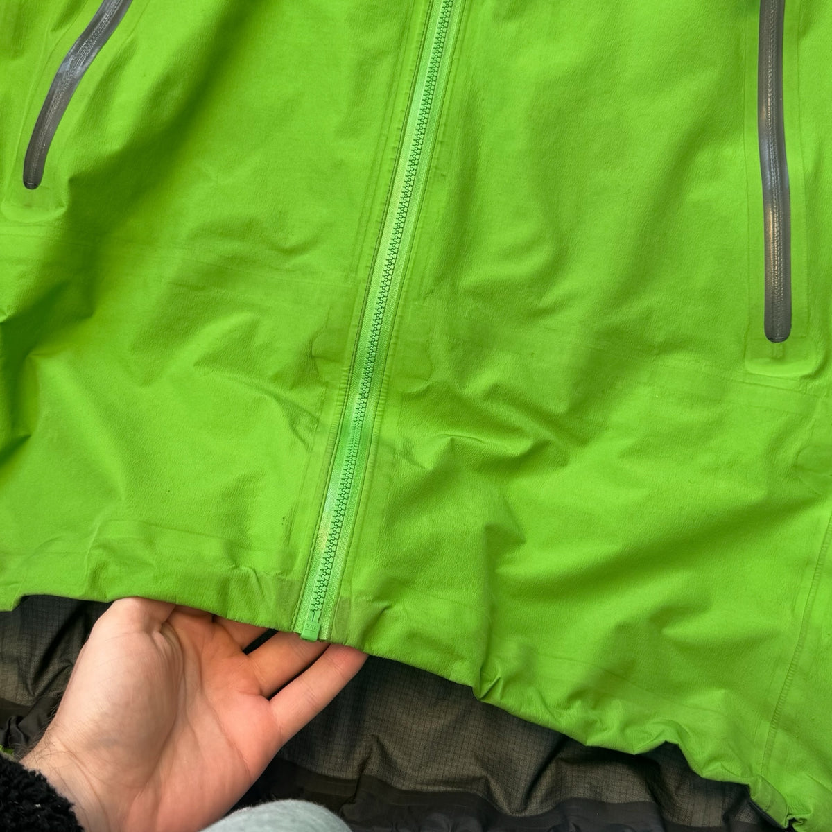 Arc'teryx Beta LT Jacket Gore-Tex Pro Green Men's Medium RRP £550