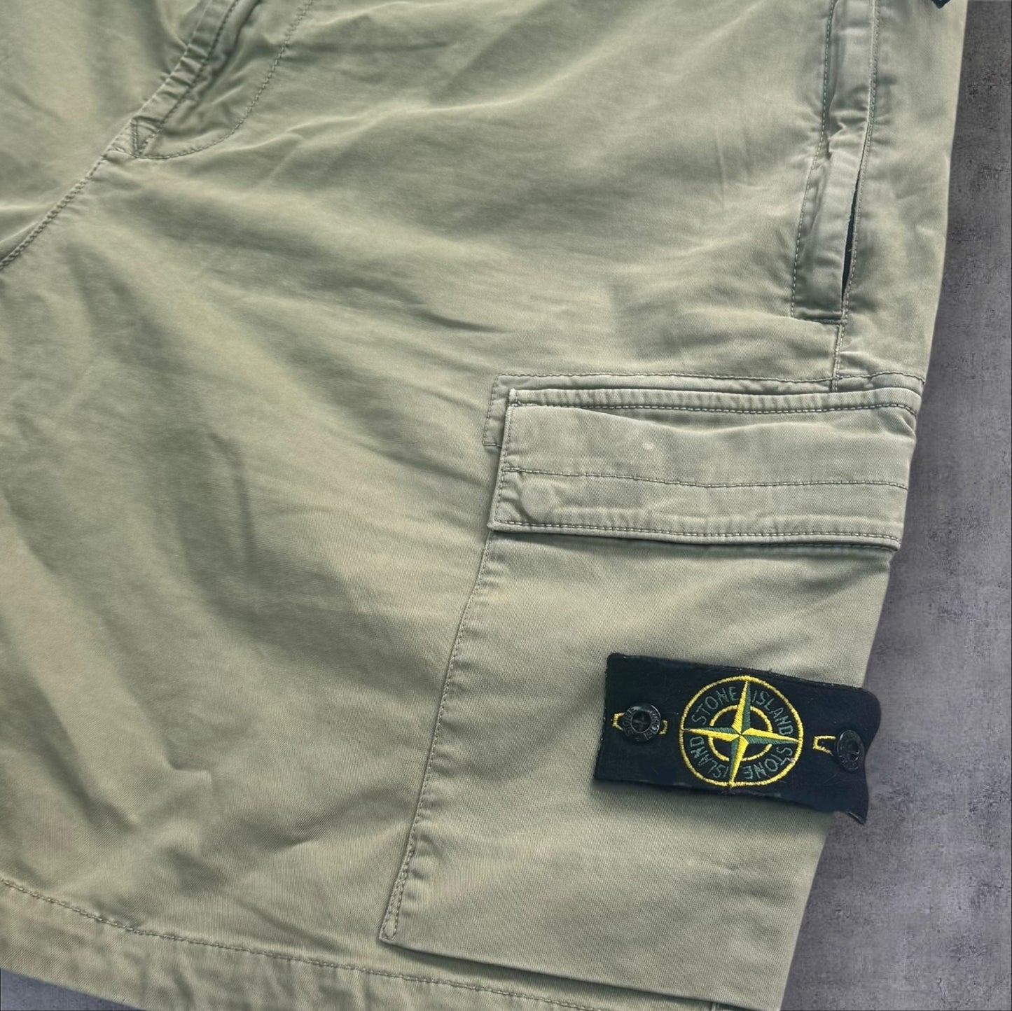Stone Island Newer Season Cargo Shorts Size 40 Waist Green RRP £350