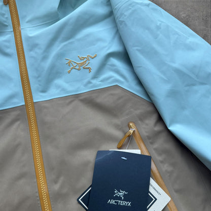 Arc’teryx Beta GORE-TEX Jacket – Medium RRP £350+