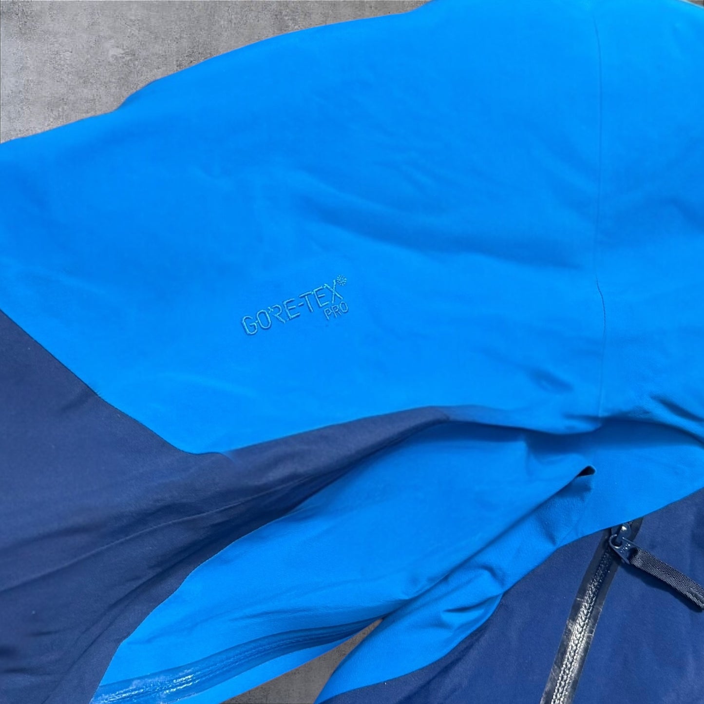 Arcteryx Rush Goretex Pro Ski Jacket Mens Large Blue Two-Tone RRP £650