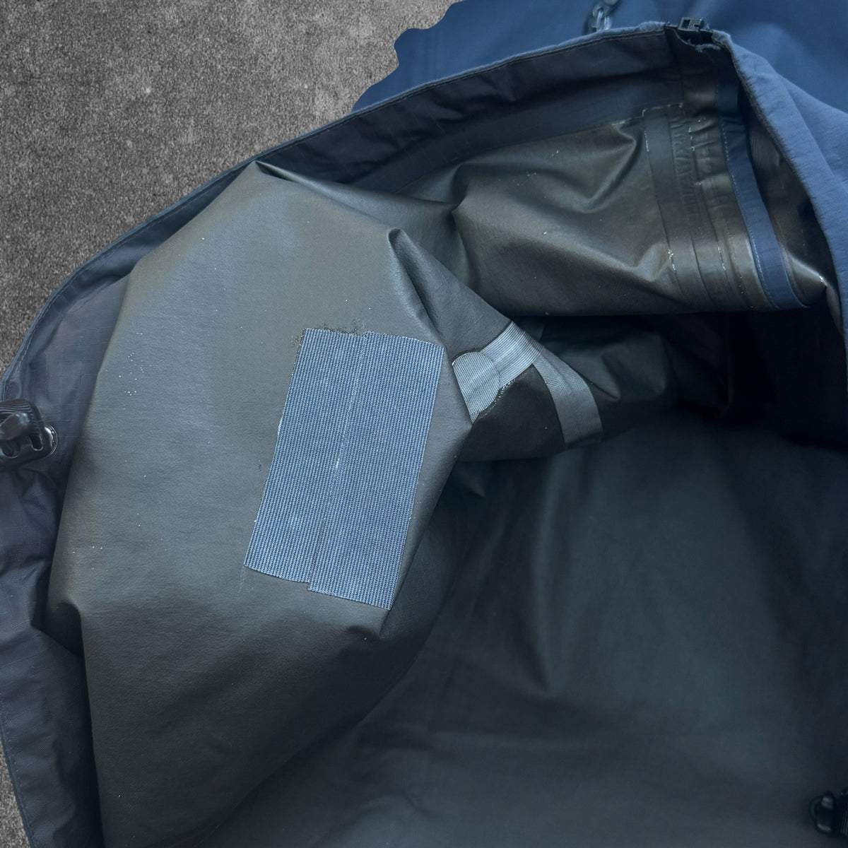 Arc'teryx Beta SL Gore-Tex Large Navy Two Tone RRP £400
