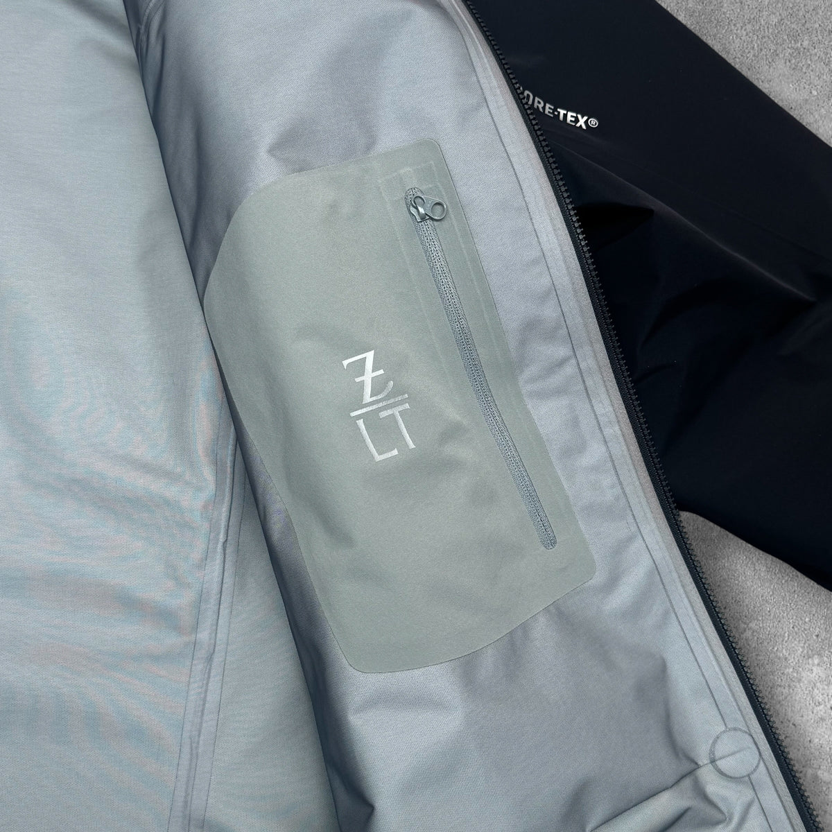 Arc'teryx Zeta LT Gore-Tex Large Dark Charcoal Grey RRP £400