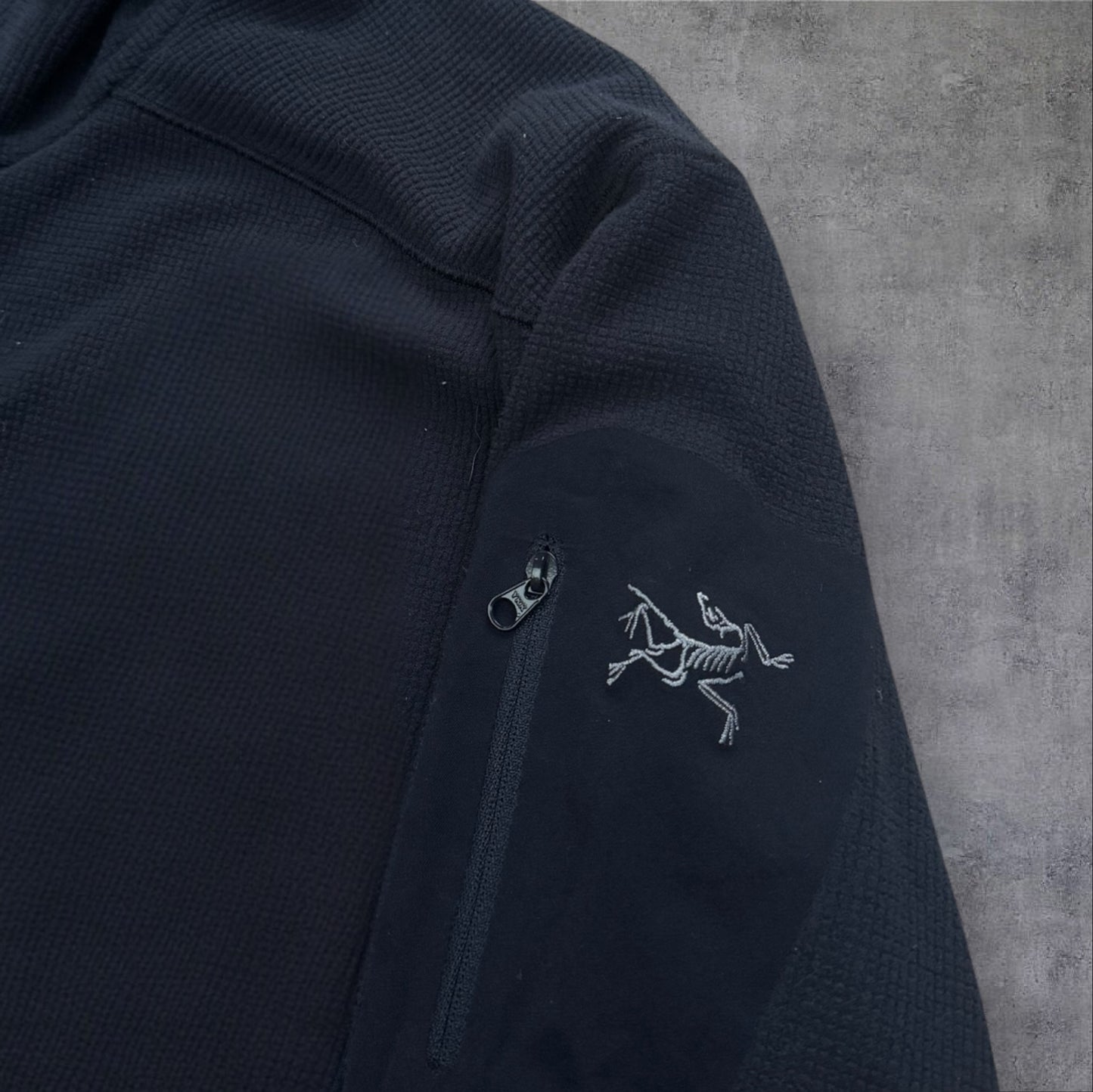 Arc’teryx Delta LT Hooded Fleece Large Dark Navy RRP £180